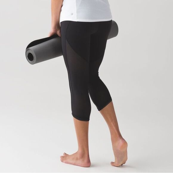 Lululemon Deep Breath 21” Crop Leggings Black Gym Yoga Workout Mesh Size 4 - Picture 1 of 10